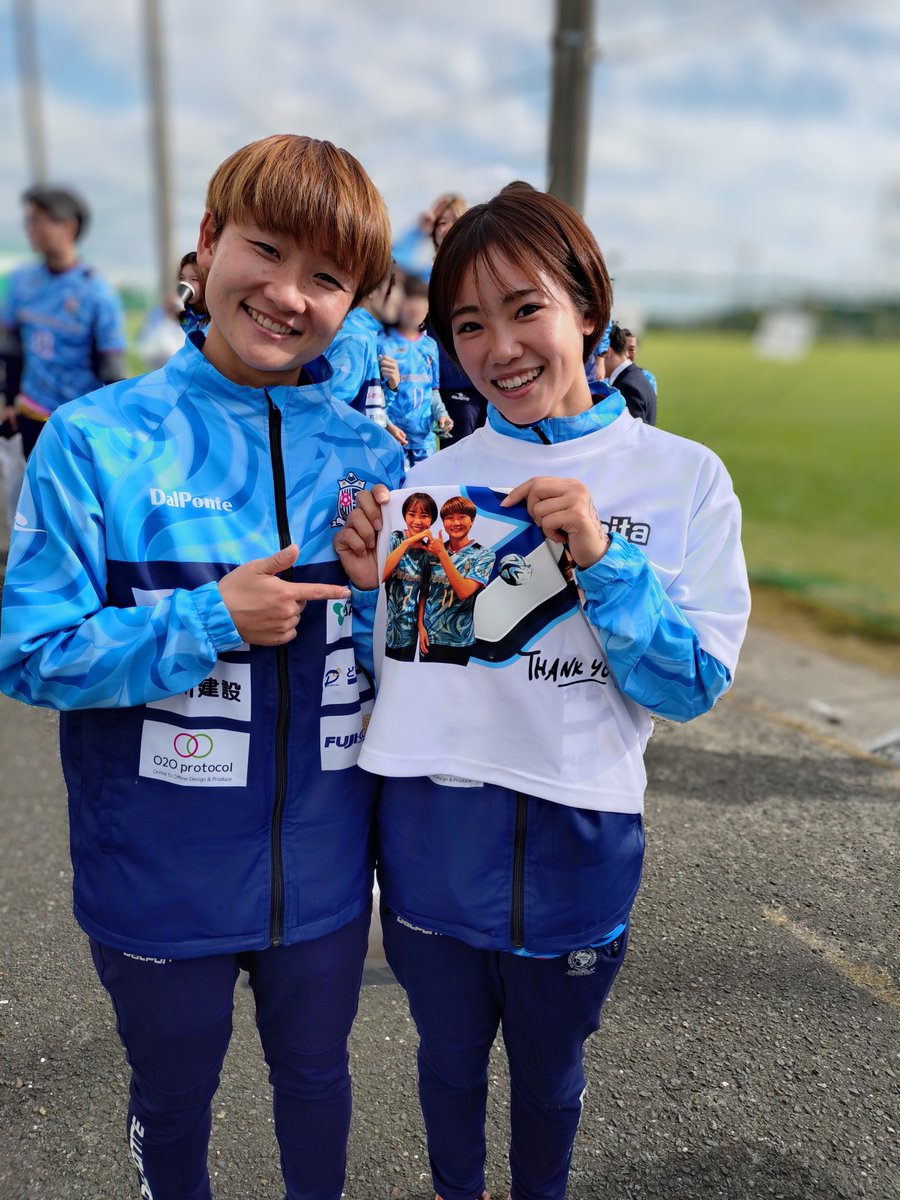 SOMIC_official's tweet image. ／
＃静岡SSUボニータ
ファン感謝祭参加してきました！
＼

#ソミック石川 生産管理部 稲垣さん

＃中川瑚々 選手の引退セレモニー

まだまだやれるという寂しい気持ちでしたが、
これだけいい雰囲気の引退セレモニーを観たのは初めて。
瑚々選手のこれからの人生を応援する気持ちに切り替わりました😂