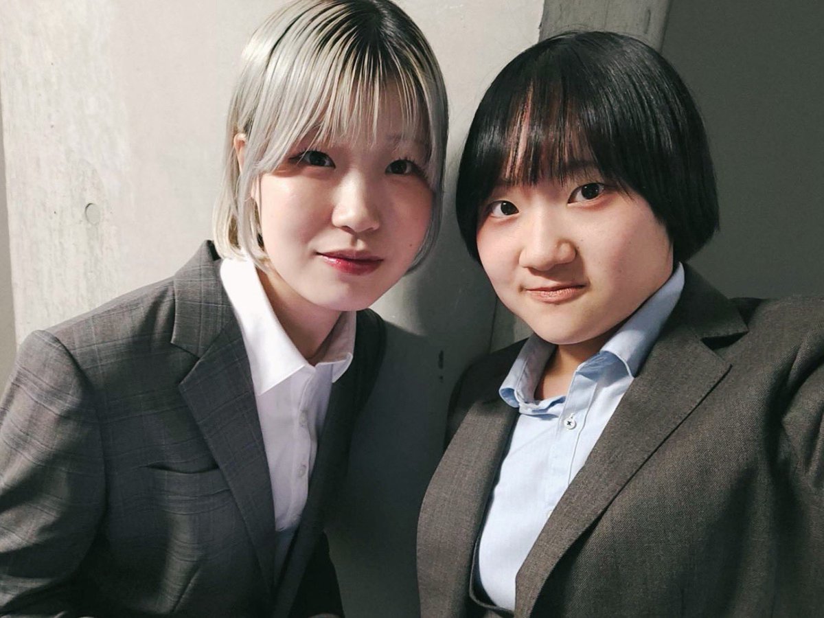 chuo_owarai_'s tweet photo. 〈1部出演者紹介②〉
・ケガしにくさB(2年 園田 田中 市田翔吾)
・テストプレイ(2年 園田 大谷)
・フローズンラッシー(1年 まな 相澤)
・ﾃﾞｨｽｶｽﾊﾝﾊﾞｰｸﾞ(1年 松 ねね)

🎫1部チケットのお取り置きはこちらから
https://t.co/bydcD1ONWu https://t.co/2aymFTw6ks