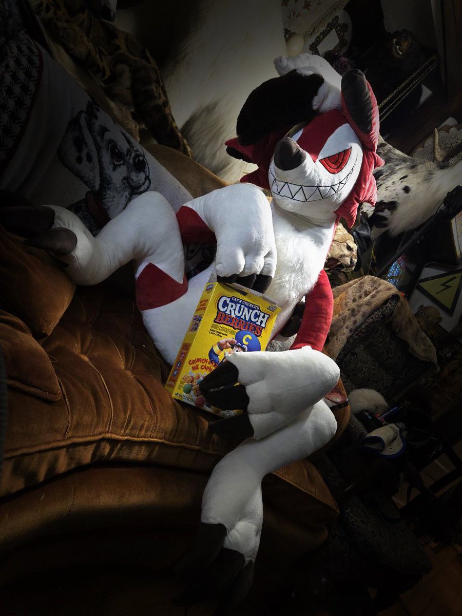 domino_twist's tweet photo. Its 1am
No better time for the pre-order drop of these 45” MOON MUTTS. Yes, they are real, and they could be infiltrating a home near YOU
But wouldn’t you rather it BE you?!
They have weighted paws and bellies making for the ultimate power punch partner who will fight for you! https://t.co/9fpFB7u1rt