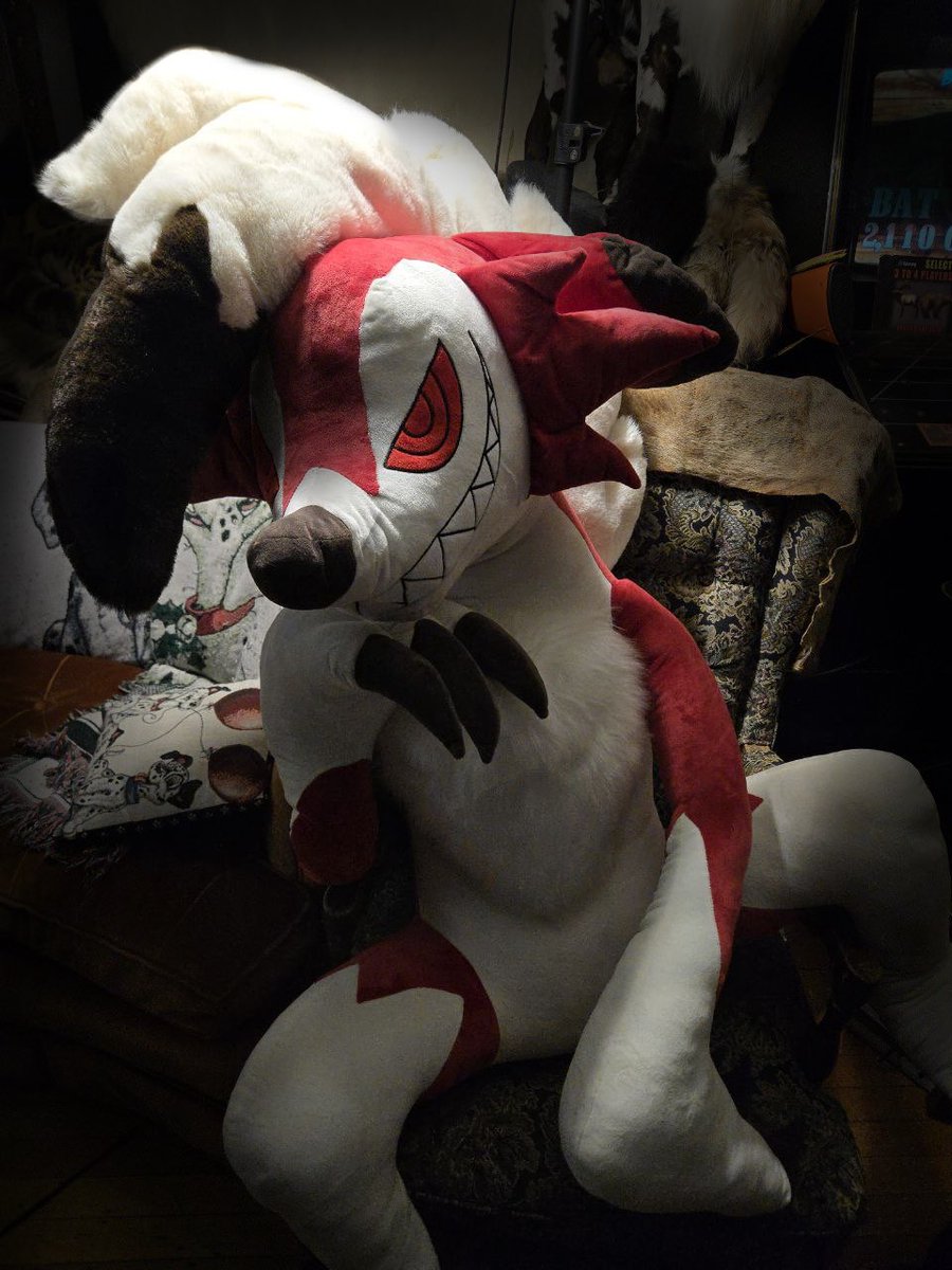 domino_twist's tweet photo. Its 1am
No better time for the pre-order drop of these 45” MOON MUTTS. Yes, they are real, and they could be infiltrating a home near YOU
But wouldn’t you rather it BE you?!
They have weighted paws and bellies making for the ultimate power punch partner who will fight for you! https://t.co/9fpFB7u1rt