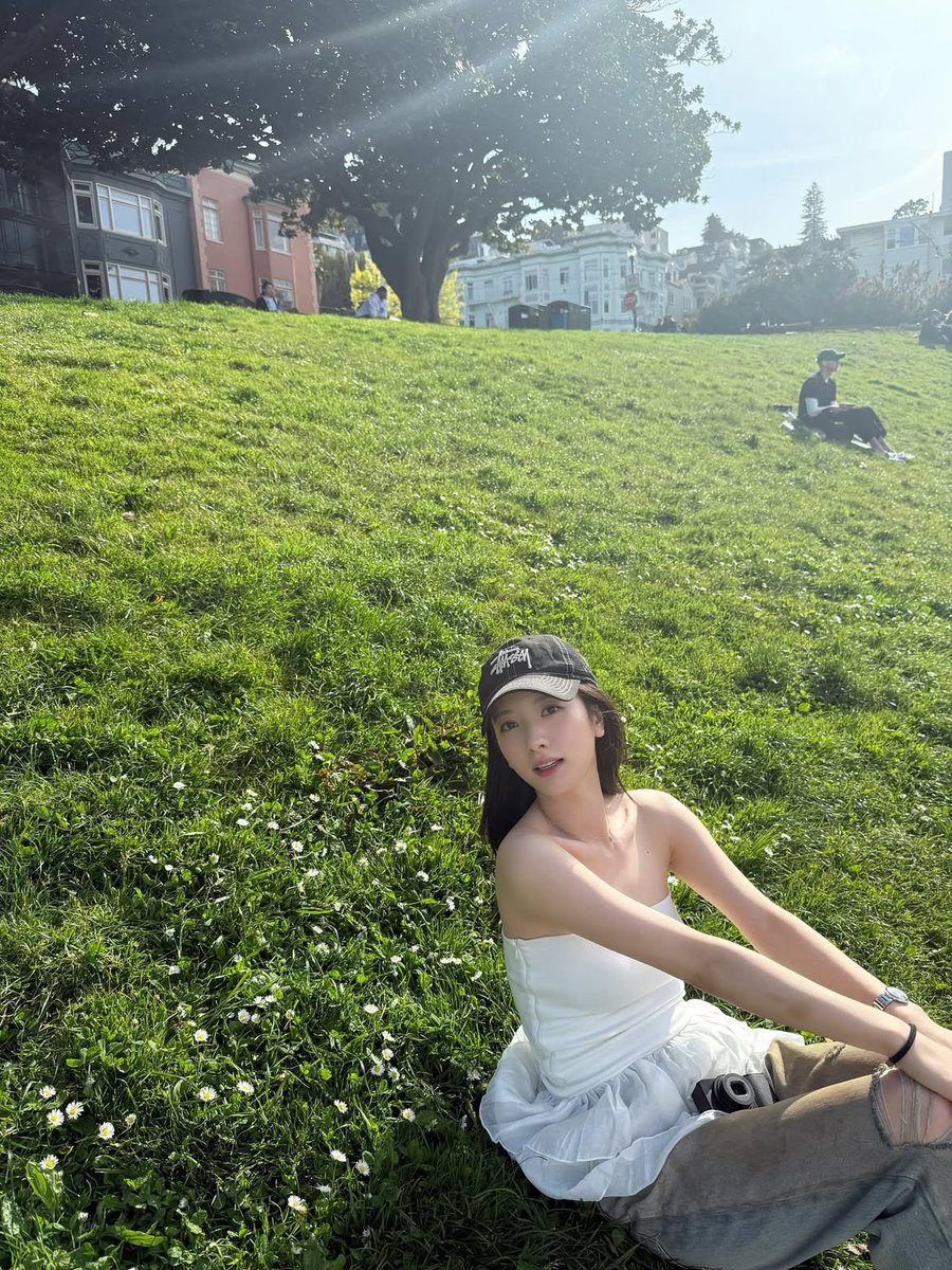 Sometimes, happiness is as simple as this: sunlight on my face, ticklish grass, and the chance to truly be present. This moment isn't just about taking a picture, but about creating a memory that I can revisit whenever I need a break. My outdoor version of self-care. 🌱