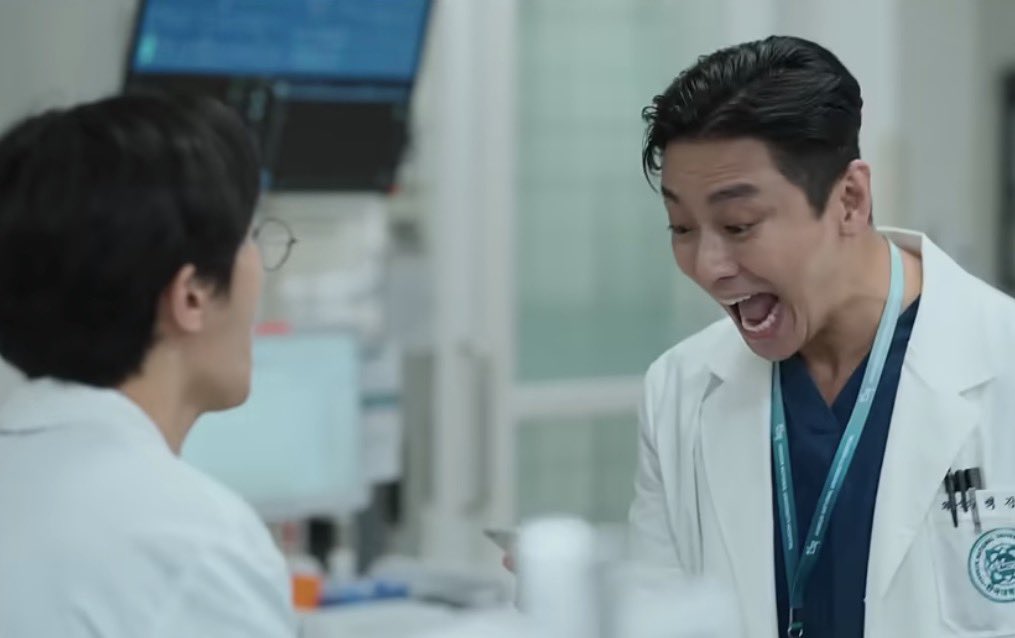 뭐? 오픈 2일차에 재고가 품절이 났다고? 각 지점 담당자들은 남은 재고 파악하고!
전체 물량 파악해서 남은 기간내 필요한 물량 파악해서 공장에 연락해! 뭐해?! 뛰어!! 이런거 현실에 있을 줄 알았슨...
드라마 끊어야지