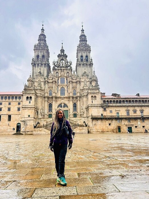 🆕 PODCAST Sweet Home Alabama
🎙 Con <a href="/AlfonsoGarciaTT/">Alfonso García</a> y <a href="/Rauleorza/">Raul Leorza</a> 
📍 Lucy Alves en el Camino de Santiago, cuando caminar hacia una misma es el acto más valiente que existe

ℹ️ El Camino de Santiago no es solamente un recorrido hasta Santiago de Compostela, es un recordatorio de