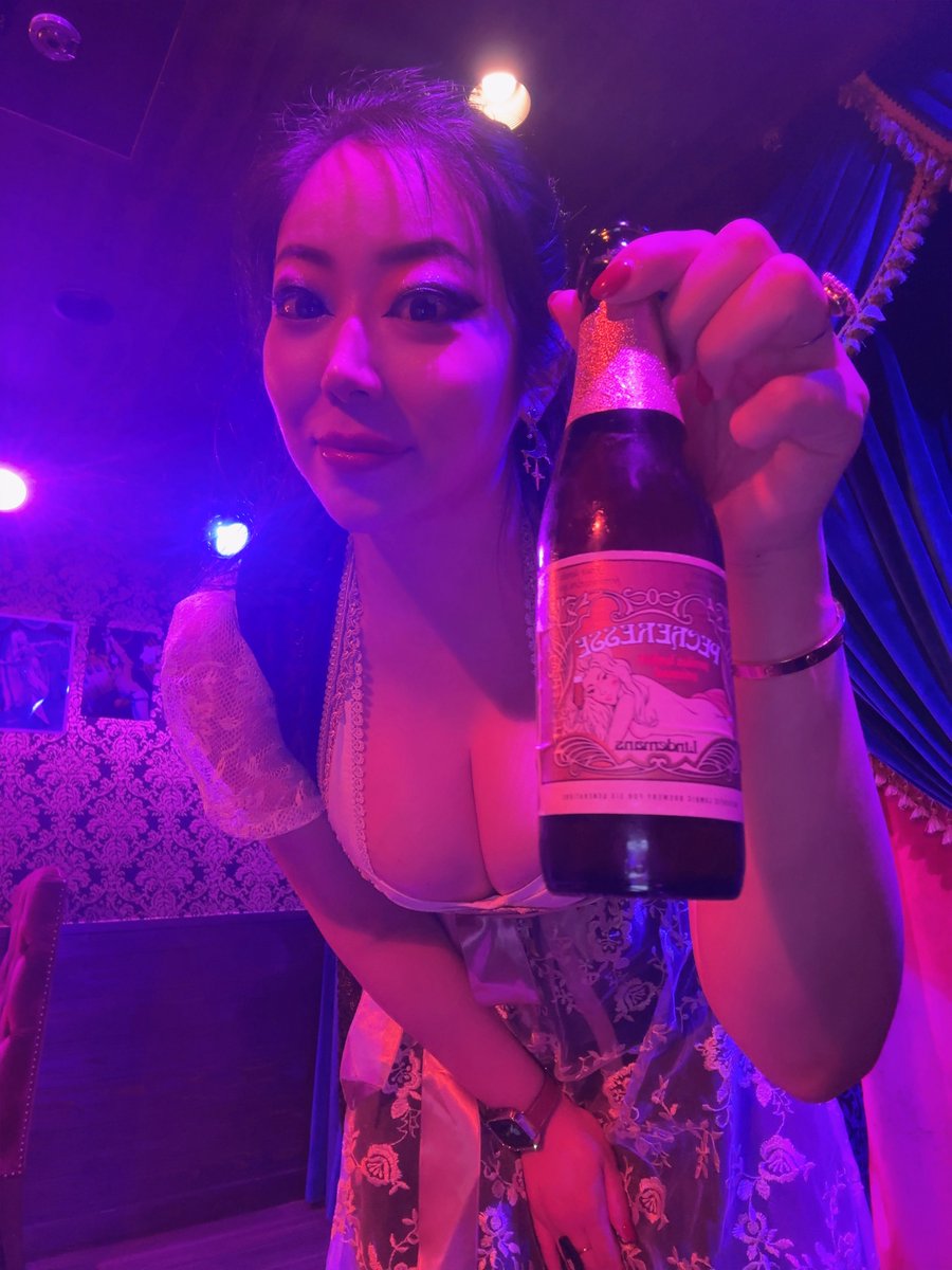 ベルギービールを飲みにいくのに相応しい洋服に悩んでいる…ディアンドルはドイツだしね…
飲酒にいつも本気です。酒に申し訳ないんでね💋