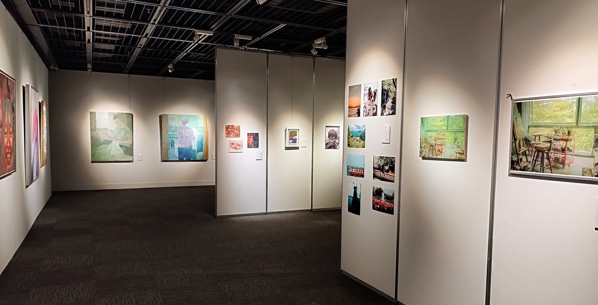 info_shiinoki's tweet photo. 《2025学都石川 まちなか芸術祭》

県内学生による、絵画・彫刻・工芸・写真・映像作品、高等教育機関による教育研究関連の作品を展示しております。
12/6㈯にはミニコンサート、12/7㈰にはワークショップも開催します😊
みなさまお気軽にご来場ください♪

12/5㈮～12/7㈰
https://t.co/oVBao0LDmG https://t.co/HMuIl0pi9b