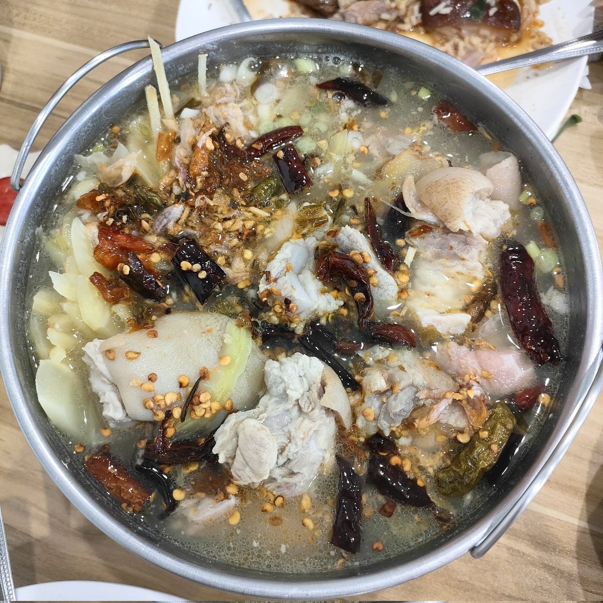 TheBlackWolf (PoLin) (@minefriendly_st) on Twitter photo 