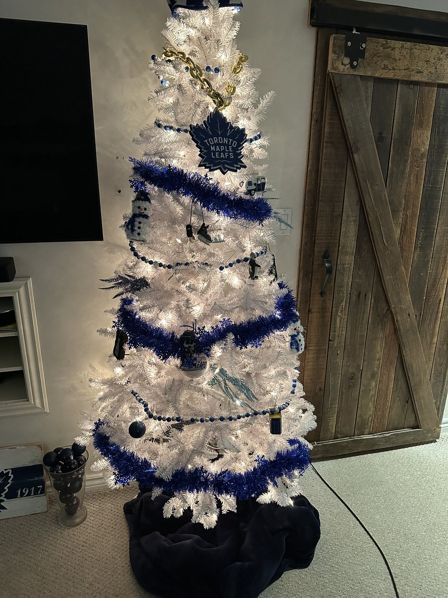 “ITS THE MOST WONDERFUL TIME OF THE YEAR” #goleafsgo <a href="/MapleLeafs/">Toronto Maple Leafs</a>