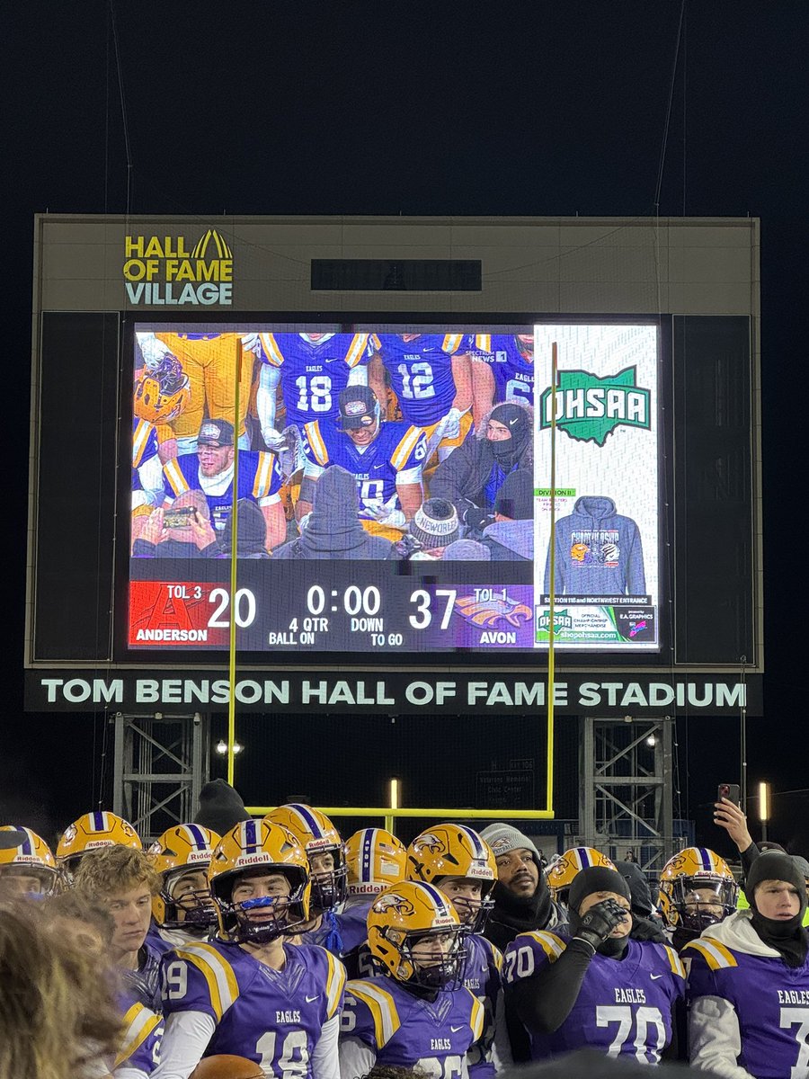 Special group of LB’s.  Unselfish doesn’t even to define this group.  Deep, talented, great teammates.  Nobody cared who played, they had each other’s back all season long.  No different tonight running it back to back.  

#LBs #DUDES

🏈💪🏼🦅💍