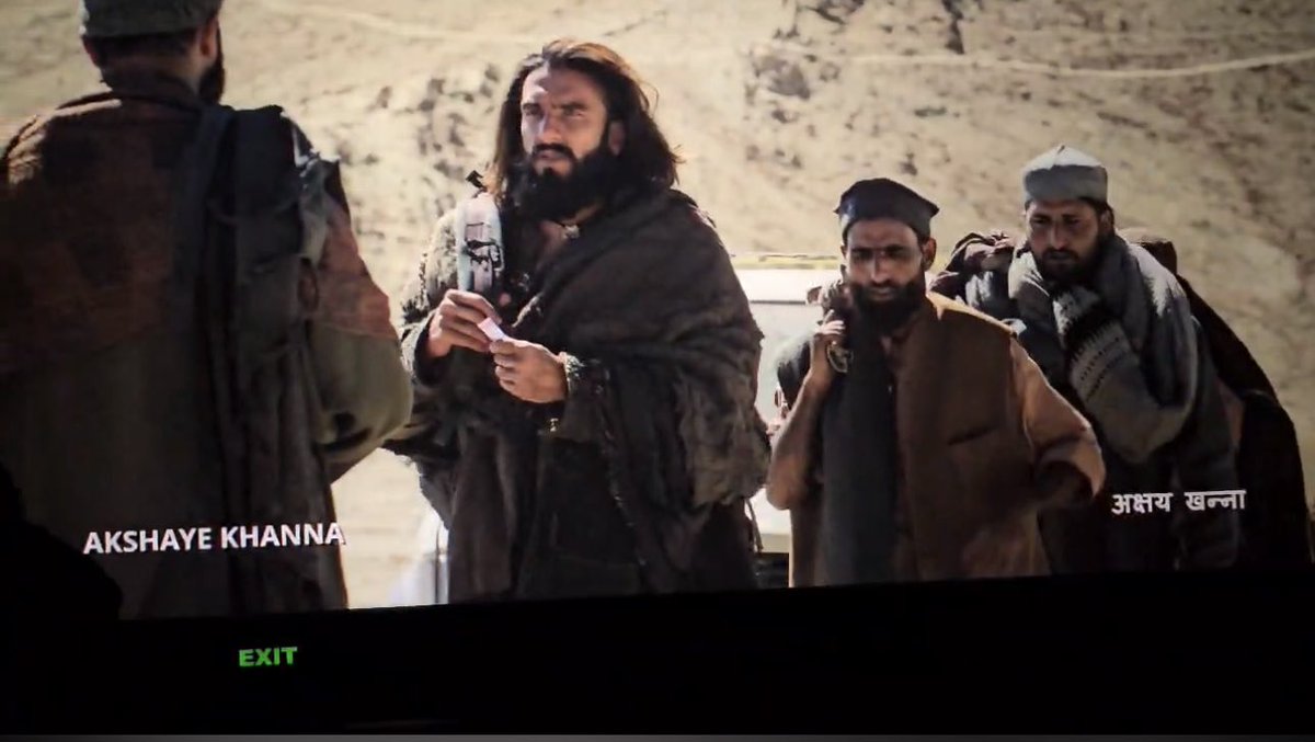 LPrem98's tweet image. #DhurandharReview - Full On Paisa Vasool ❤️‍🔥 #Dhurandhar  is absolutely phenomenal! ✨ @RanveerOfficial delivers a power-packed performance that is simply mind-blowing. The director's @AdityaDharFilms vision is genius—he know how to make a must-watch cinematic event! It's a New…