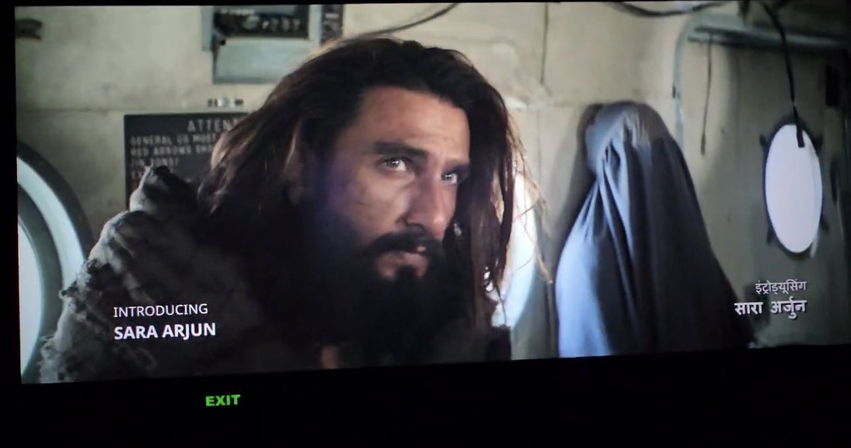 LPrem98's tweet image. #DhurandharReview - Full On Paisa Vasool ❤️‍🔥 #Dhurandhar  is absolutely phenomenal! ✨ @RanveerOfficial delivers a power-packed performance that is simply mind-blowing. The director's @AdityaDharFilms vision is genius—he know how to make a must-watch cinematic event! It's a New…