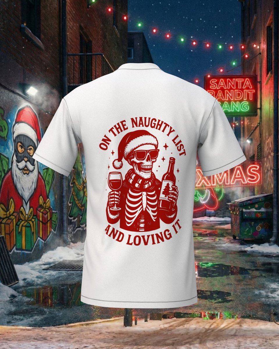 UltimateBanditC's tweet photo. La Naughty Bandit Edition llegó para los que no siguen reglas esta Navidad. Skeleton en modo fiesta, cero inocente y con actitud de calle que se nota desde lejos.
#BanditXmas #UltimateBandit #StreetwearMX #RopaUrbana #XmasDrop https://t.co/Th80E3F8uK