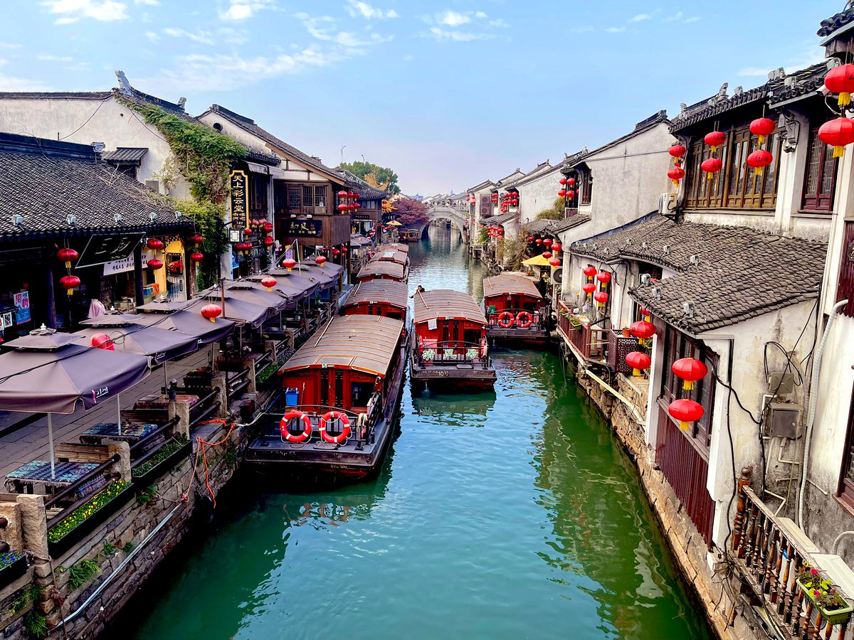 It’s always so pretty here in Suzhou! 🌺🌅

Shanghai / Suzhou Day 2