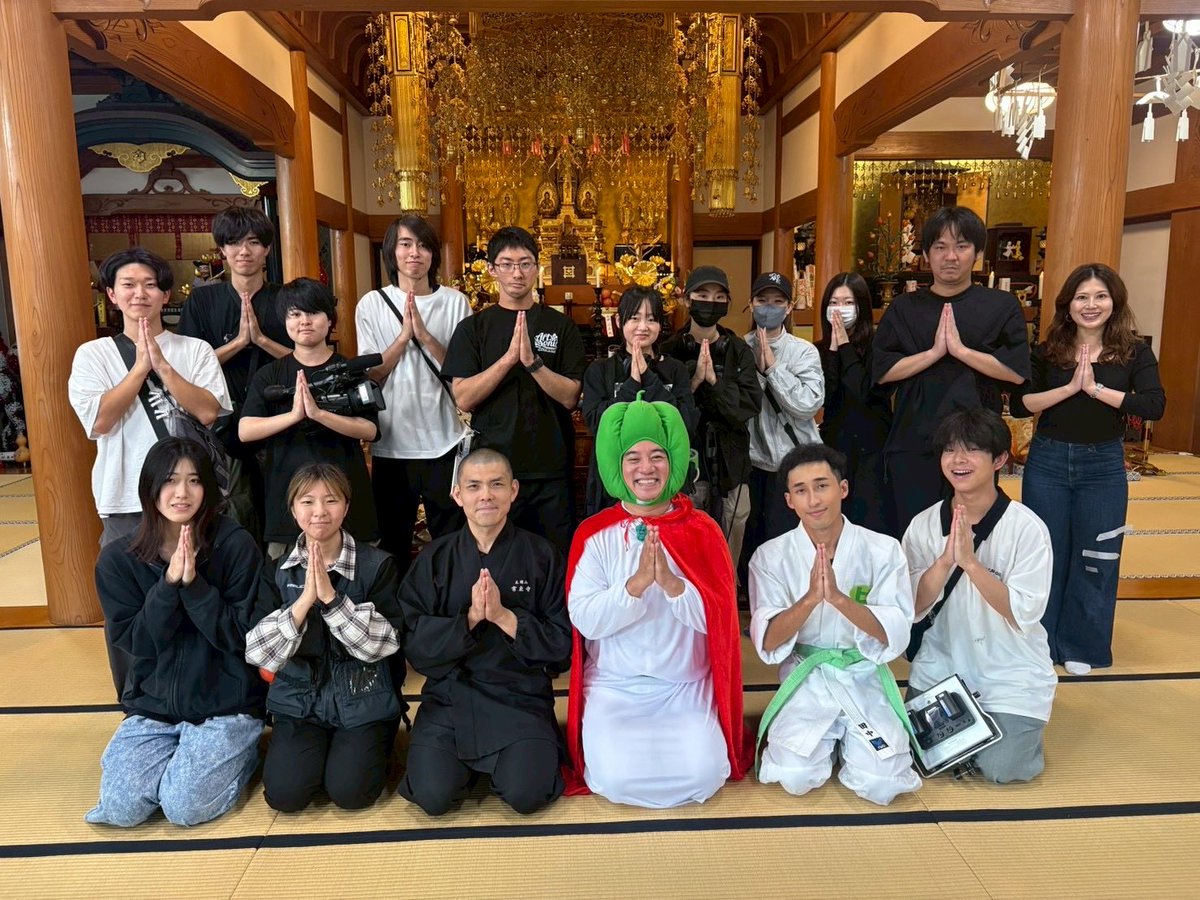aimi_satsukawa's tweet photo. 名古屋ビジュアルアーツ✖️#filty
「ピーマンの神様」
学生ちゃん達、準備、撮影、宣伝まで、初めての事も多いなか、よく頑張ってくれました🌱 プロの現場へ向かうための小さなステップになるよう、今回の経験が未来の役に立つようにとプロデュースさせて頂きました!明日の上映、ドキドキです🥹🥹 https://t.co/3pKQXOOhT2