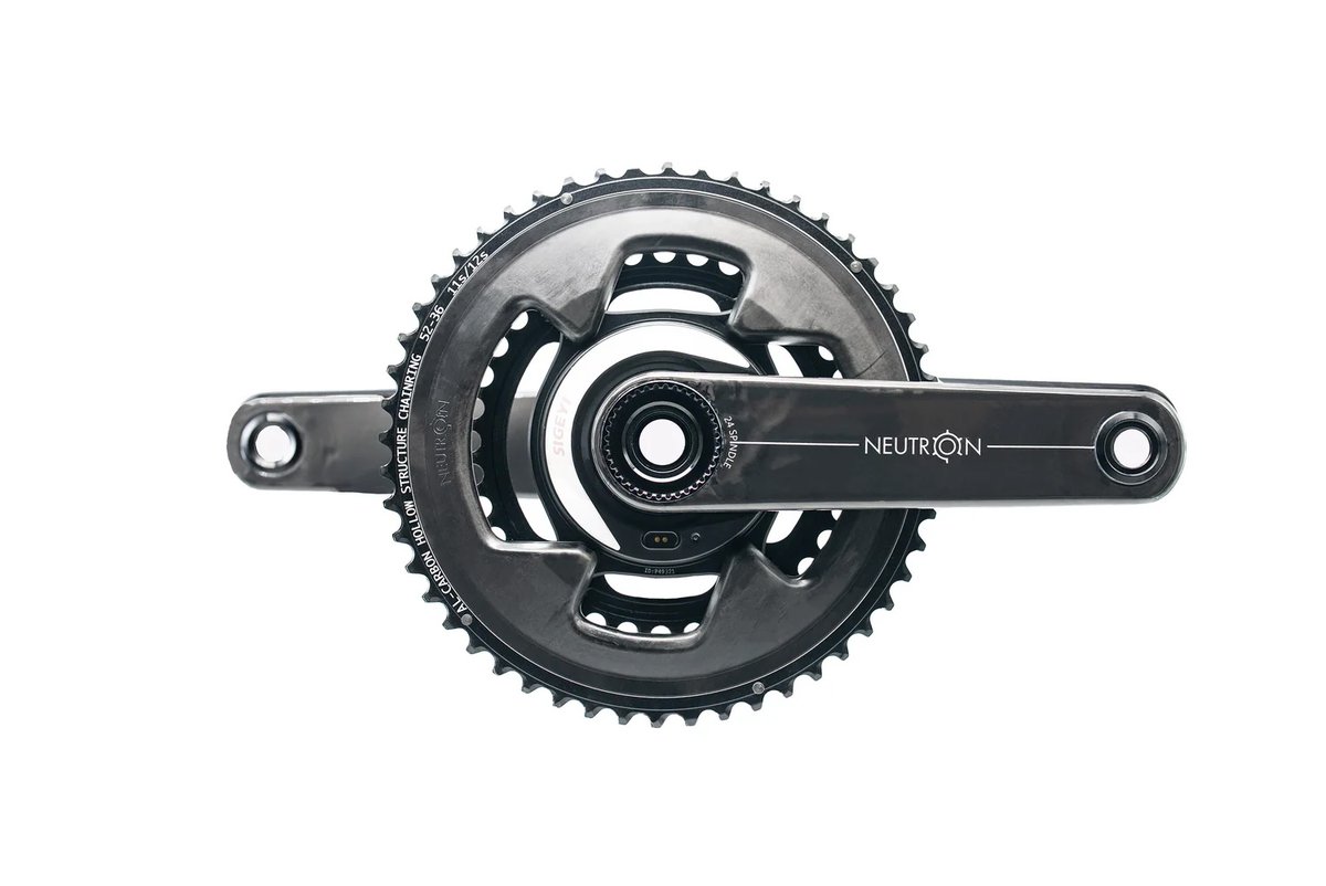 Farsports_jp's tweet photo. 💡速報
ハイ��ンド駆動系パーツ NEUTRON(ニュートロン)情報解禁‼️
軽量 × 高剛性 × 精密設計でレースユースにも対応
販売はまだですが、先行してスペック公開👇
https://t.co/cL2maGYiO4
発売準備中
#NEUTRON #FARSPORTS #ロードバイク #チェーンリング #クランクセット #カセット #クランクアーム https://t.co/8WU2dRwtaq
