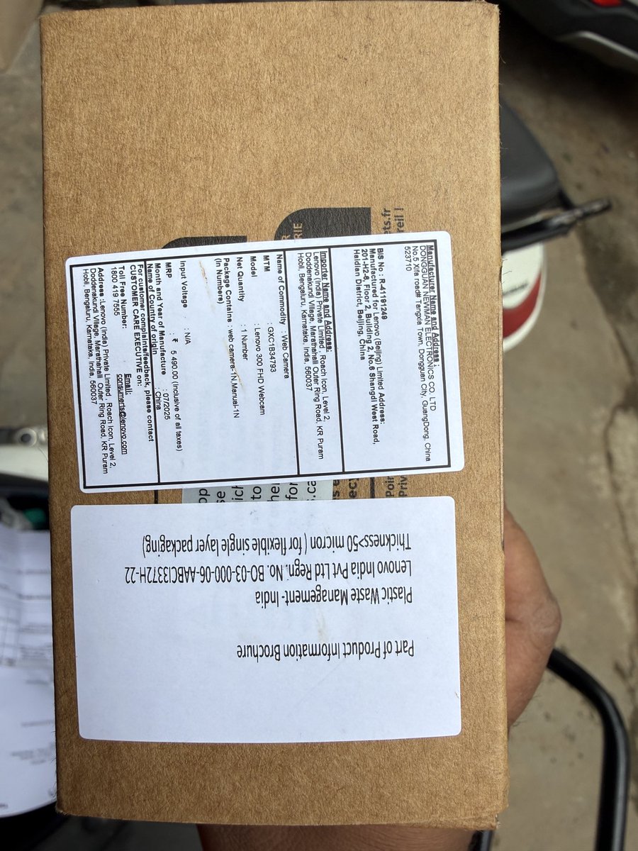 pallumys's tweet photo. I recently purchased a webcam online from lenovo @Lenovo the product stopped working just within 50 days of use. The customer care says we don’t accept accessories. The toll free number 1800 419 7555 says they cant help and provide another number 080-45812944 which doesn’t pick. https://t.co/Rk98n5OUKD