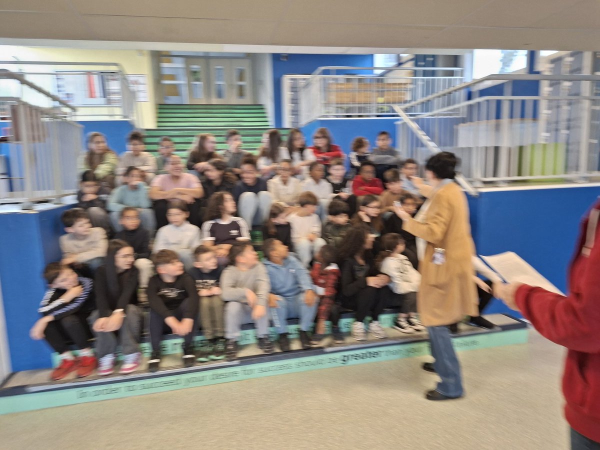 Mercredi après midi au collège⏩écoliers et collégiens réunis pour le film NAH ⏩Répétition⏩éloquence⏩coopération⏩partage ⏩réseau ▶️ sensibilisation #interdegre <a href="/Cite_educBehren/">Cité éducative de Behren-lès-Forbach</a> <a href="/Dsden57/">DSDEN de la Moselle</a>
<a href="/FredGuyot3007/">Fred Guyot</a>  <a href="/KratzMagali/">Magali Kratz</a> <a href="/JF_Bonasso/">Jean-François Bonasso</a>  <a href="/cabbeke/">mickael cabbeke</a> <a href="/pf_mourier/">PF MOURIER</a>