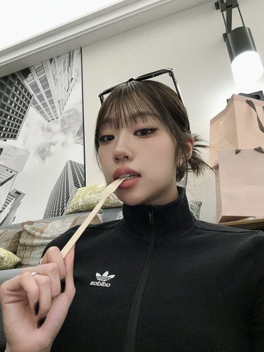 📸] 251205 #JUNGEUN izME📮 UPDATE 🍴 #CHOIJUNGEUN #최정은