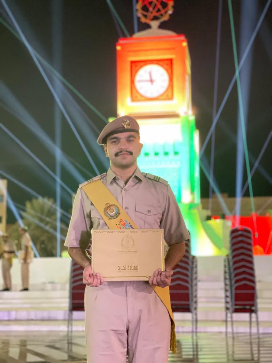 K_S_S_News's tweet image. #نبارك 
لـ مجتبى بن محمود بن عبدالله العجمي تخرجه من الكلية التقنية العسكرية وحصوله المركز الأول على دفعة الدبلوم المتقدم في الهندسة المدنية ومسح الكميات من الكلية .
 متمنين له مزيداً من التوفيق والنجاح في مسيرته العلمية والعملية . 
#أخــبارك