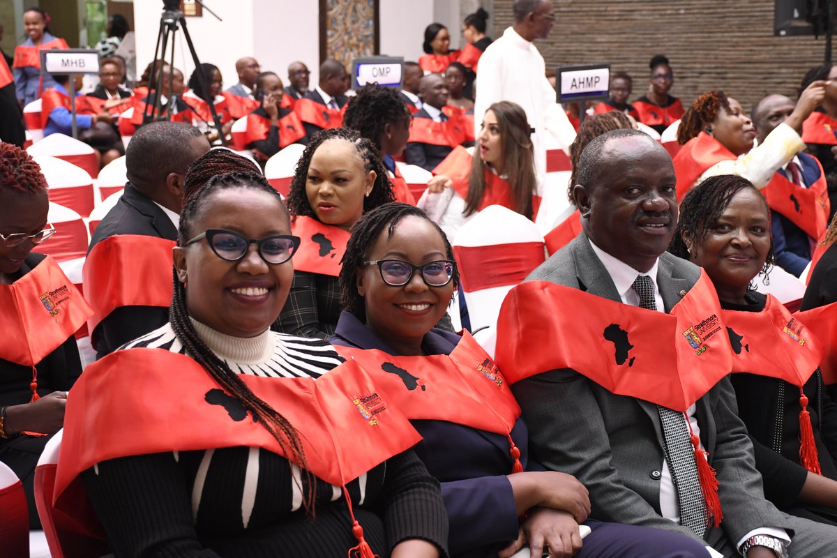 StrathU's tweet photo. Leadership is service. Leadership is human. @SBSKenya exists to shape leaders who create value, uplift people, and inspire progress. That is the leader we are helping you become. ~ Dr. @VinceOgutu

#EEGraduation2025 #AfricasPromise #OurResponsibility #TransformingTogether https://t.co/2kkm2L4sKI