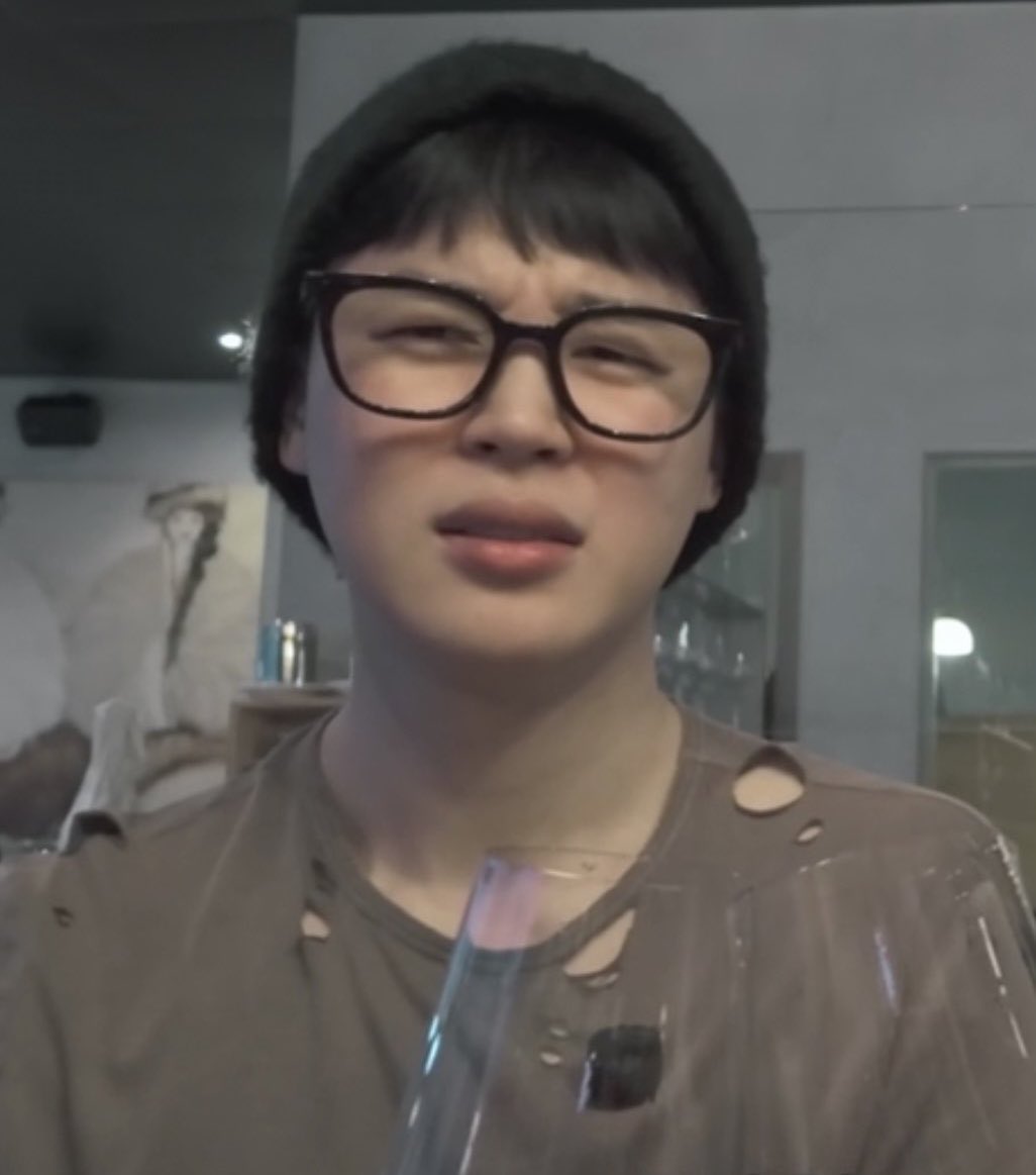 meltedcho_'s tweet image. = ɞ=  ..............