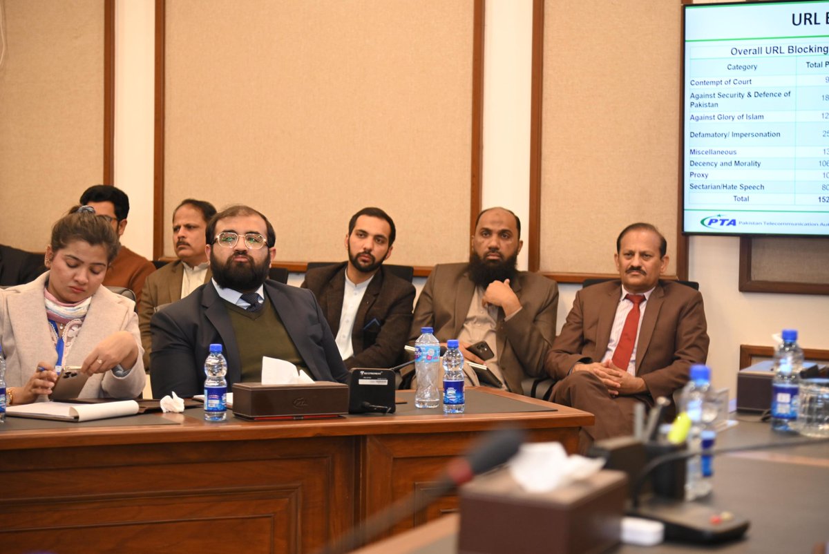 mfarooqbukhsh's tweet image. I'm glad to share my friends 😊☀️

Had the privilege of participating in the 48th Specialized Training Program (STP) briefing, engaging with  50 young civil servants of the Pakistan Administrative Service and District Management Group.

#frida