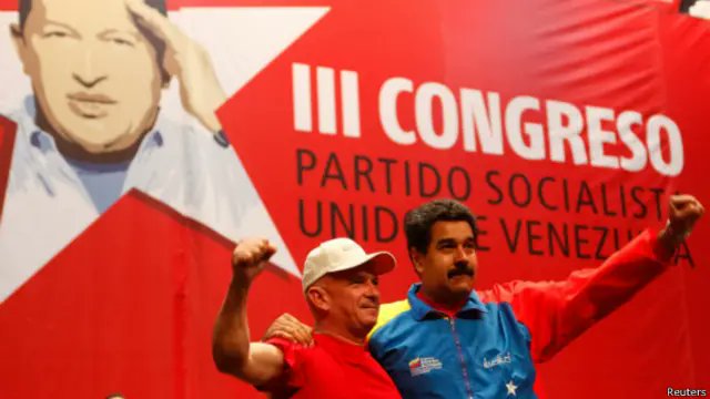 Hugo "el Pollo" Carvajal dice que el régimen de Maduro dirige una "guerra narcoterrorista" contra EEUU. Estos son los puntos clave de la carta que le envió a D. Trump.
Gracias a <a href="/DallasExpress/">The Dallas Express News</a>

Léala aquí: mexicolibertario.org/la-carta-del-e…