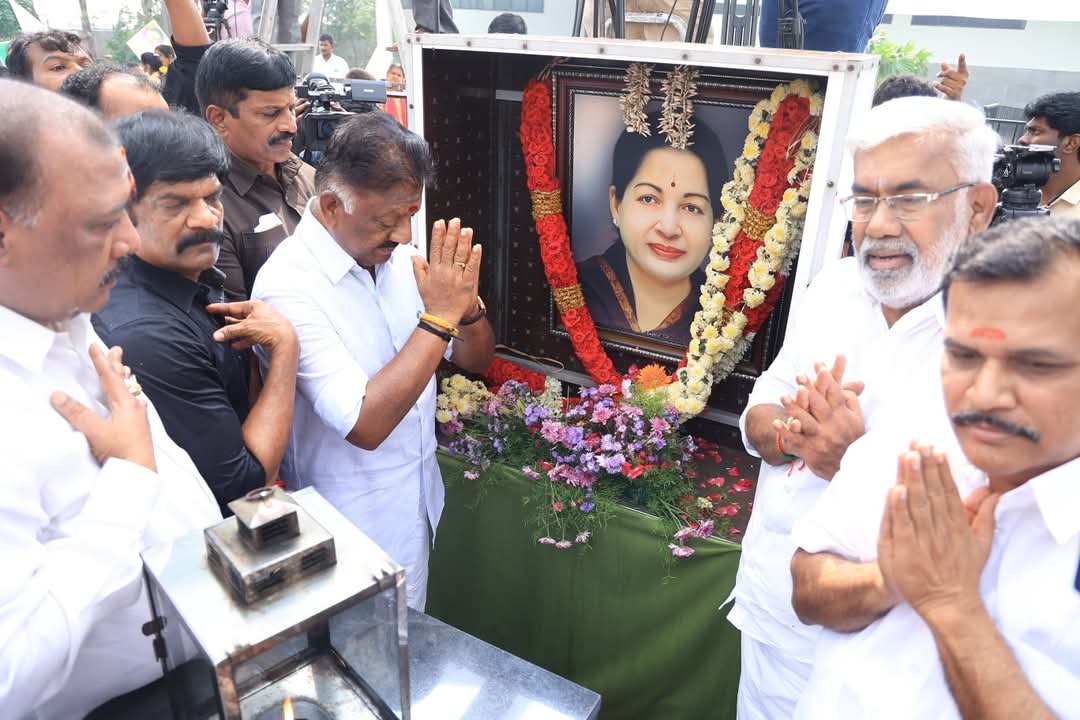 “எல்லாரும் எல்லாமும் பெற வேண்டும் இங்கு இல்லாமை இல்லாத நிலை வேண்டும்” என்ற இலக்கினை நிறைவேற்றும் வகையில், தமிழ்நாட்டை அனைத்துத் துறைகளிலும் முதன்மை மாநிலமாக உயர்த்தி, தமிழக மக்களுக்காக தன்னையே அர்ப்பணித்த அற்புதத் தலைவி, அனைத்திந்திய அண்ணா திராவிட முன்னேற்றக் கழகத்தின் நிரந்தரப்