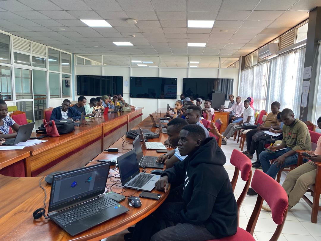 d_masanso's tweet photo. The Bootcamp concluded yesterday, with thanks to facilitators David, Isaac, and Shadrack from Crossroads, and Tobi from Kelele Collective. encouraged to continue exploring, learning, and developing their potential in creative digital multimedia. https://t.co/qyFVkhyW2w