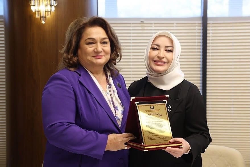 HicranHseynova_'s tweet photo. KKTC Cumhuriyyət Məclisinin sədr müavini Fazilət Özdenəfə Kürşat və Şimali Makedoniya Respublikası Məclisinin Qadın və Kişi üçün Bərabər İmkanlar Komissiyasının üzvü İmrliye Saliu-Fetai ilə görüşdük.

#KEFEK #Azərbaycan #Türkiyə #QadınHüquqları #GenderBərabərliyi https://t.co/FLrKGHLMnI
