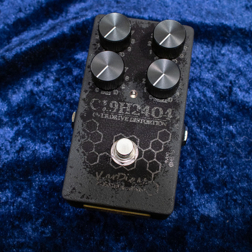 🌐TONEBOOK 投稿🌐
KarDiaN Crotonin

世界一黒い塗料を使った、オープンなサウンドが魅力のドライブペダル。

TONEを絞ってもおいしいです。

by 宮地楽器ららぽーと立川立飛店
link.tonebook.net/recipes/L6Z6i5…
#TONEBOOK