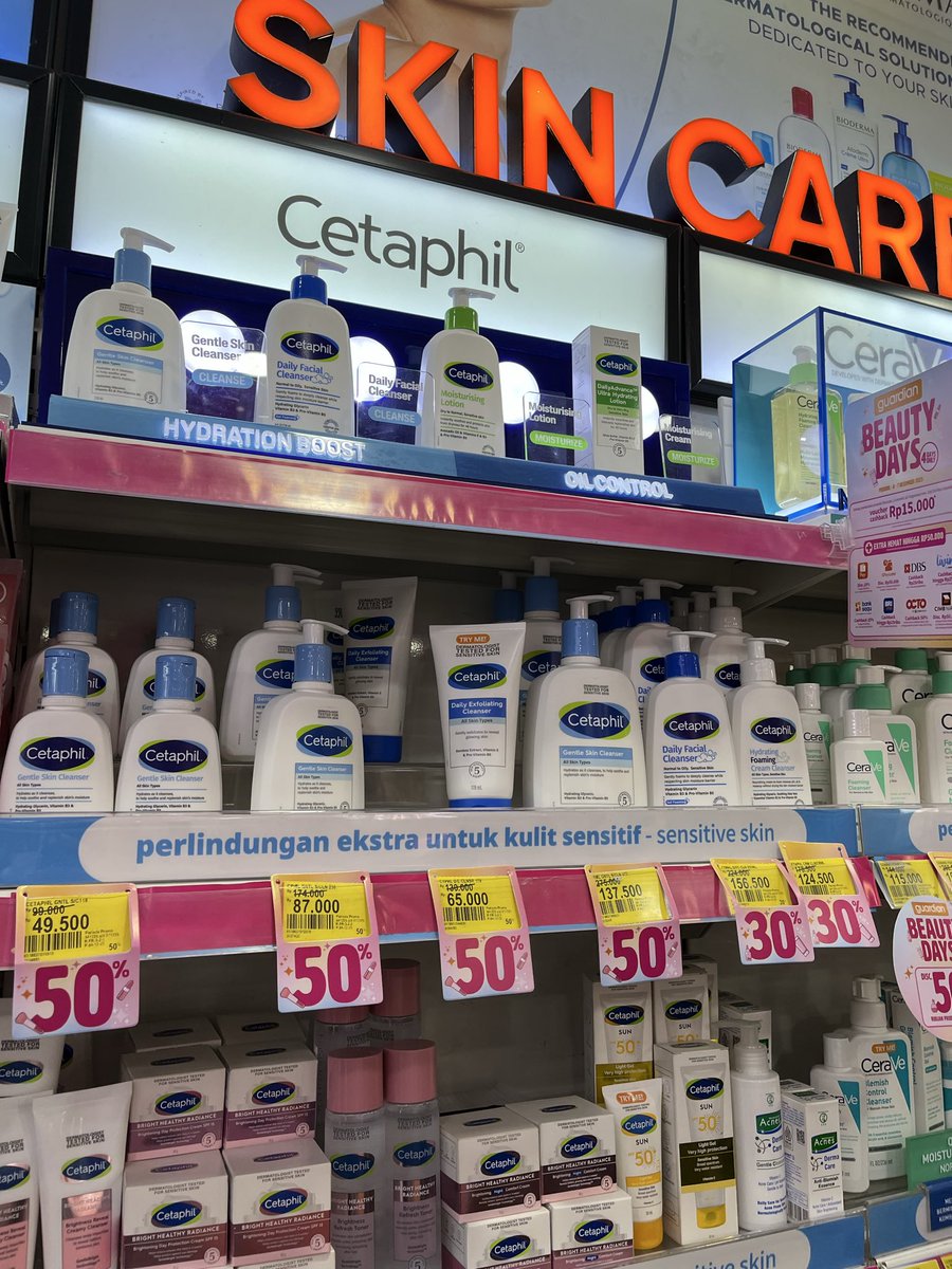 lilacmintea's tweet photo. GUARDIAN TP DISKON 50%!!
CETAPHIL 49,5K?👀 

dijamin auto kalapp deh lu😭🫵🏻

#guardian #surabaya https://t.co/JxcwlOJwxQ