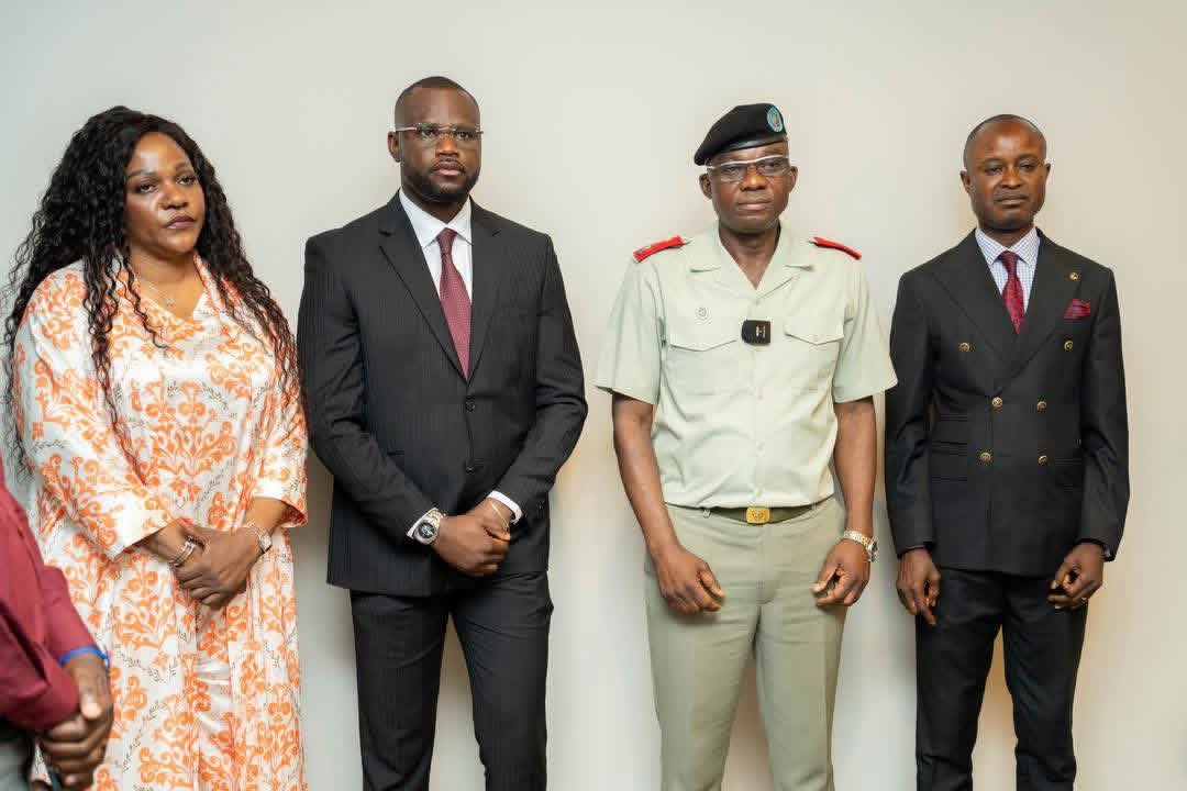 vbompemo1's tweet image. Initié par SEM le VPM du Budget , les travaux de la commission interministérielles composée des experts des min de La Défense, Finances et Budget  pour réfléchir sur les fonds alloués aux FARDC et aux Wazalendo ont été lancé le 02/12 par le DIRCAB du VPM Me Blanchard Mongomba