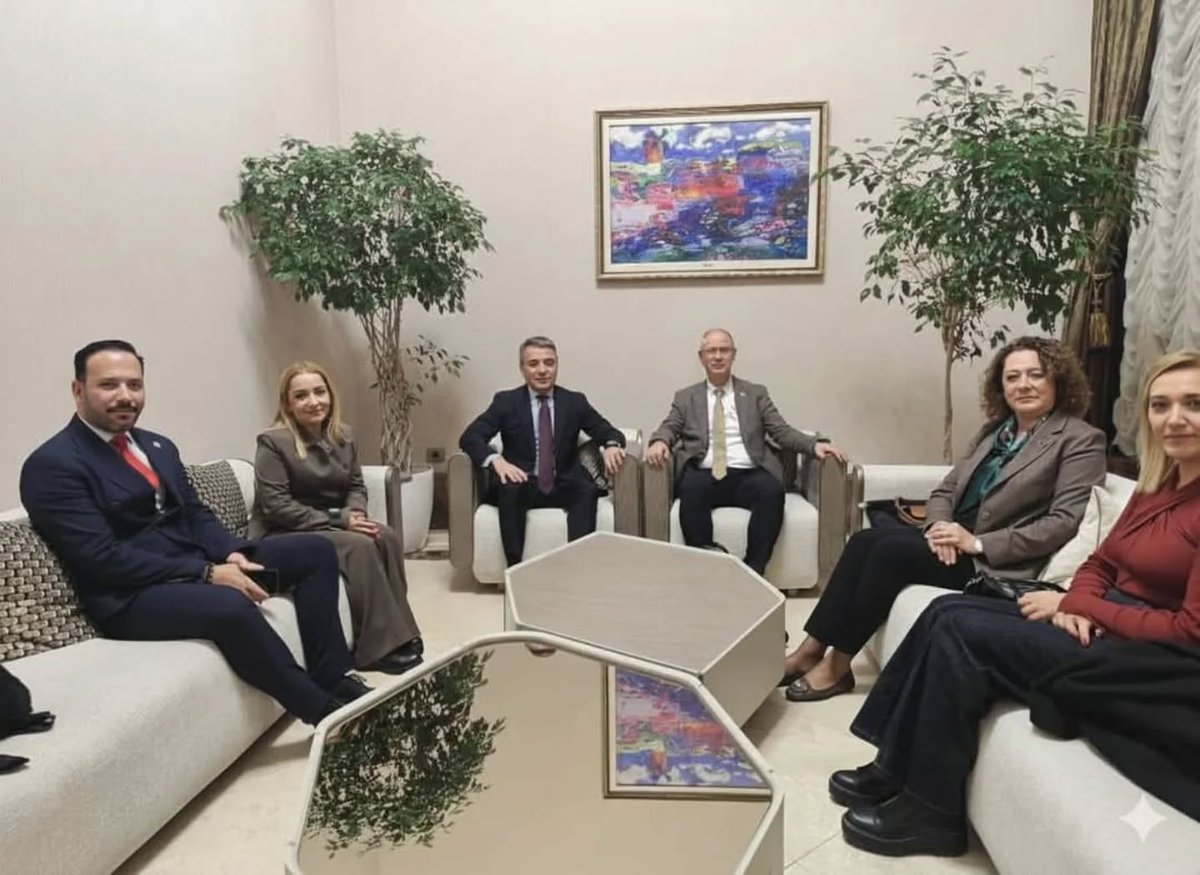 HASİPOĞLU, AZERBAYCAN'DA TEMASLARDA BULUNUYOR
Çalışma ve Sosyal Güvenlik Bakanı Oğuzhan Hasipoğlu, Türk Devletleri Teşkilatı (TDT) Çalışma, İstihdam ve Sosyal Güvenlik Bakanları  Birinci Toplantısı’na katılmak üzere üç günlük resmi temaslar kapsamında Bakü’ye gitti.