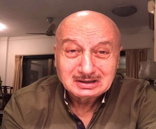 Rebel_Warriors's tweet image. #DevaBhau #GheeKaSach 
#InternationalVolunteerDay

Anupam Kher On Rupee Falling 

In 2013                                        In 2025