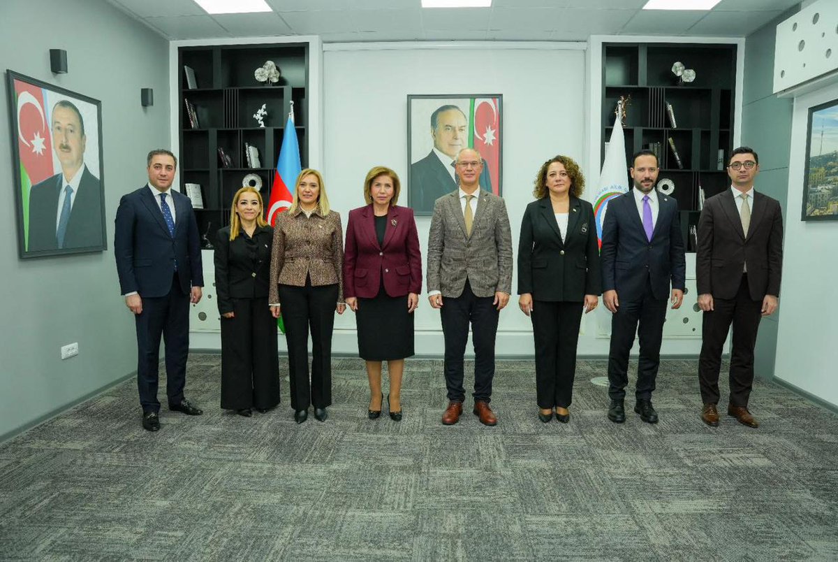 Çalışma ve Sosyal Güvenlik Bakanı Oğuzhan Hasipoğlu, Azerbaycan temasları kapsamında Aile, Kadın ve Çocuk Problemleri Devlet Komitesi Başkanı Bahar Muradova ile bir araya geldi.