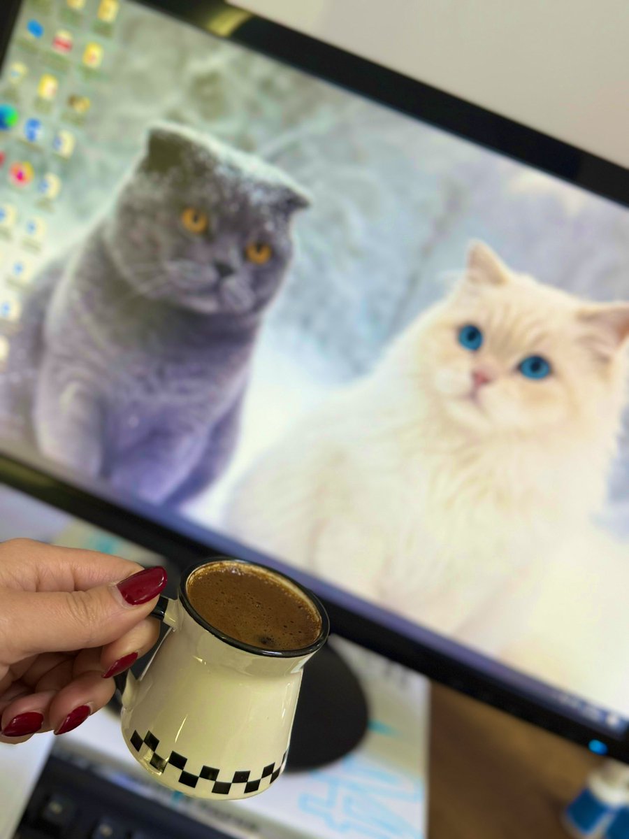 Herkes niyetiyle yürüdüğü yolda karşılaşsın. 
Niyeti neyse, bulduğu da o olsun.

#günaydın 🌸 #hayirlicumalar