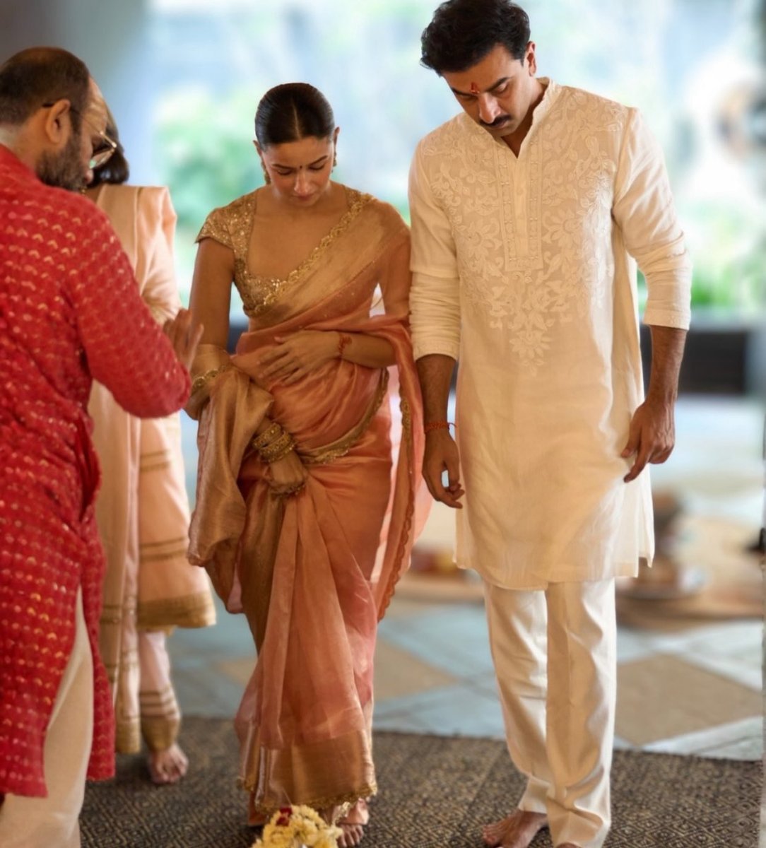 only alia bhatt’s sarees can fix me