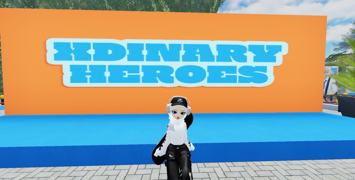 junanmetal's tweet photo. seru bgt kmrn nyoba ke event virtualnya @IntoThebRealm di mount klotok roblox 😛 krn ak bocahnya noob bgt dg game mendaki gunung enih, jd cm segini aja fotonya 🥲💔 https://t.co/HjIlpMSGPm