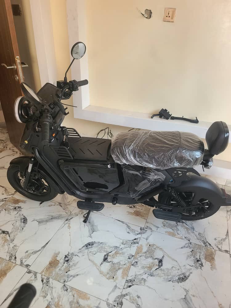 Doc_Gazm's tweet image. Grab our sleek, powerful Electric Bike and cruise into Friday with speed, style, and zero stress.
Lightweight, long-range, and built to turn every ride into pure freedom.
At a very affordable price 
Zimbabwean machala biggest bird idolo wizkid and a sake