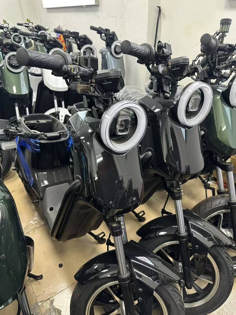 Doc_Gazm's tweet image. Grab our sleek, powerful Electric Bike and cruise into Friday with speed, style, and zero stress.
Lightweight, long-range, and built to turn every ride into pure freedom.
At a very affordable price 
Zimbabwean machala biggest bird idolo wizkid and a sake