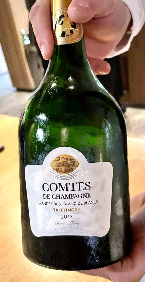 Todo fue excepcional en Desde 1911. 
Para el recuerdo, este binomio ganador: carbonara de calamar y trufa blanca con Comtes de Champagne Taittinger 2013. ¡Tremendo!