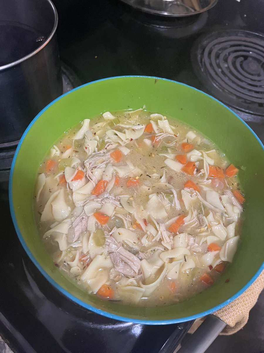 chica_ENV's tweet photo. I made leftover turkey soup who want sum https://t.co/MNrrGih6sU