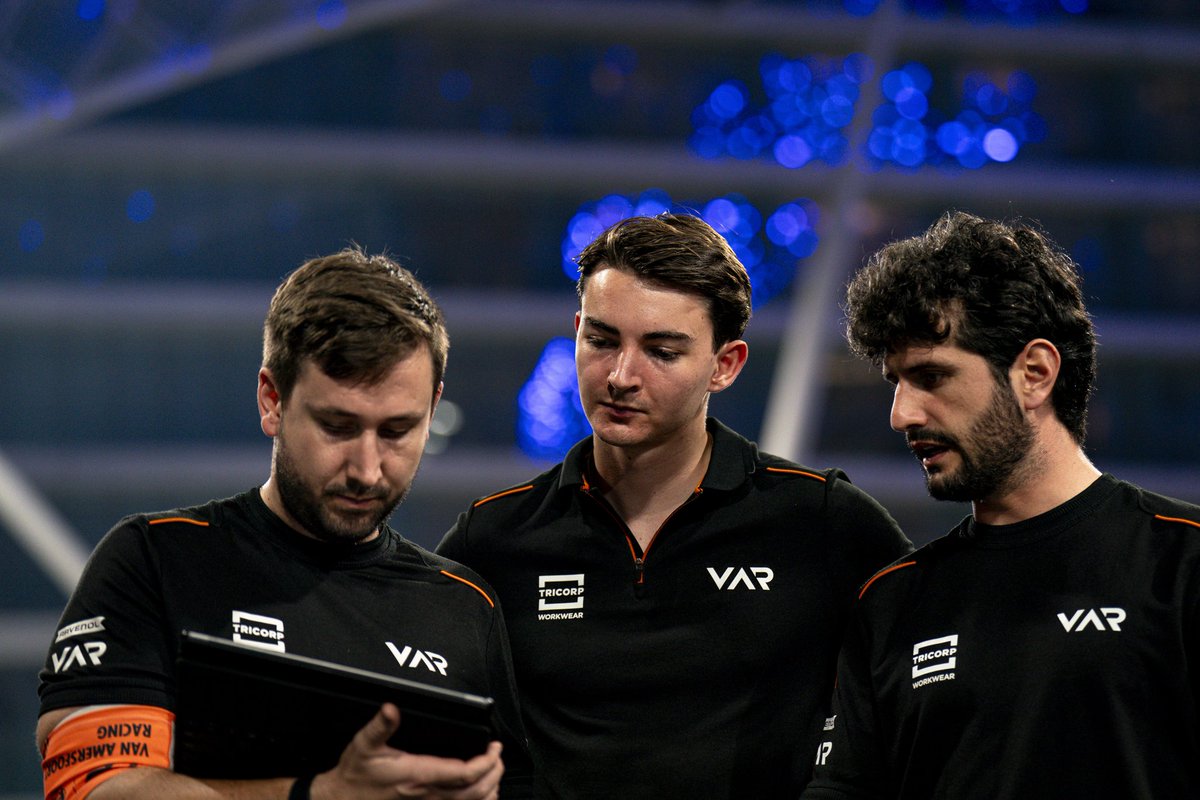 John Bennett tweet media