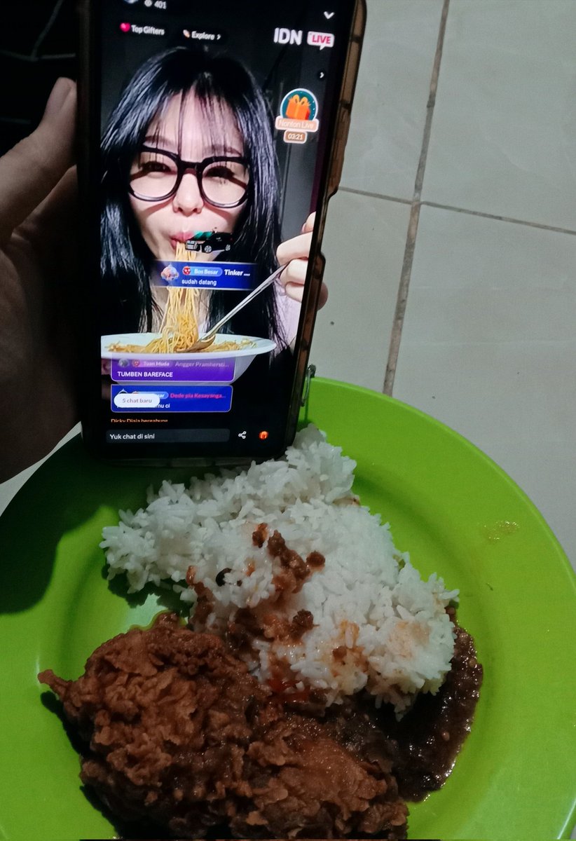 Cherrya3110's tweet image. Makan siangnya ditemenin sama @Y_CynthiaJKT48 😁
Makasih live-nyaa yaa, udah nemenin makan siang, seruu ditemenin cerita-cerita kamuu

@Cynthiaction