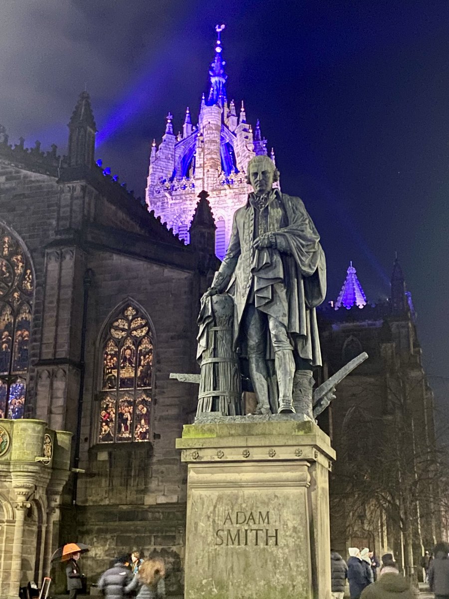 I was in Edinburgh last night to celebrate with <a href="/EdinburghWH/">Edinburgh World Heritage</a> the 30th anniversary of the establishment of the Old and New Town World Heritage Sites. 

While walking up the Royal Mile I was struck by the beautiful view of the crown steeple to St Giles Cathedral all lit up, and
