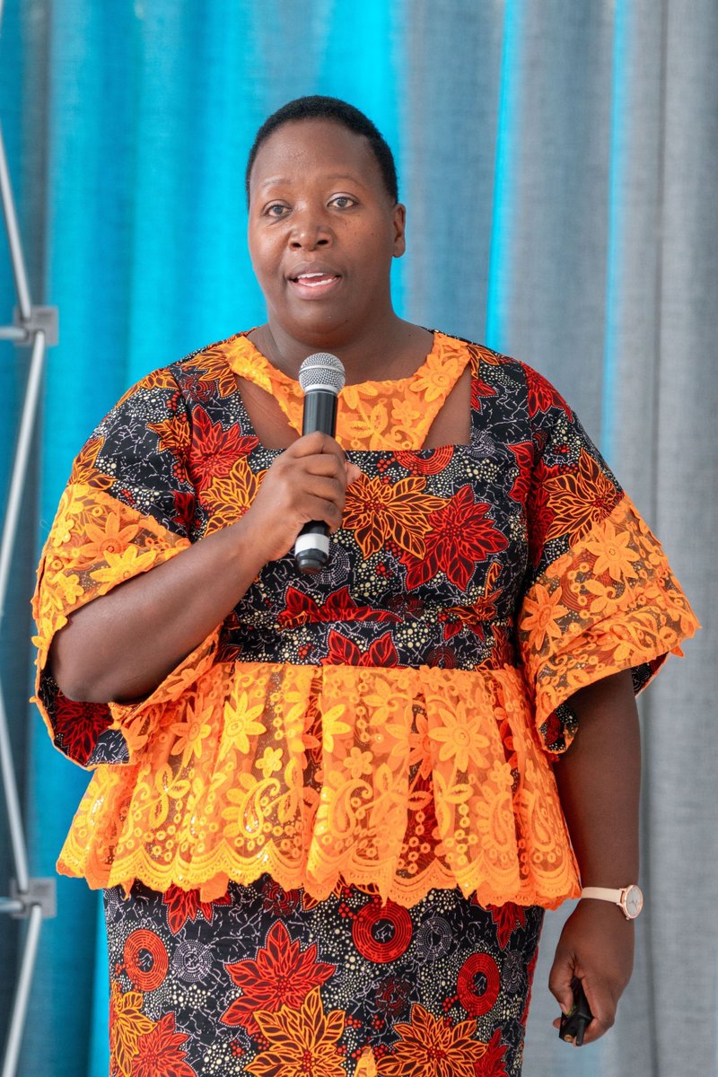 UNDPZimbabwe's tweet image. 👥❤️ “Our next Country Programme will place people and communities at the centre — ensuring Zimbabwe’s development trajectory is shaped by those we serve.”

— Blessing Muchemwa, UNDP Head of PSMU

#UNDP #LeaveNoOneBehind