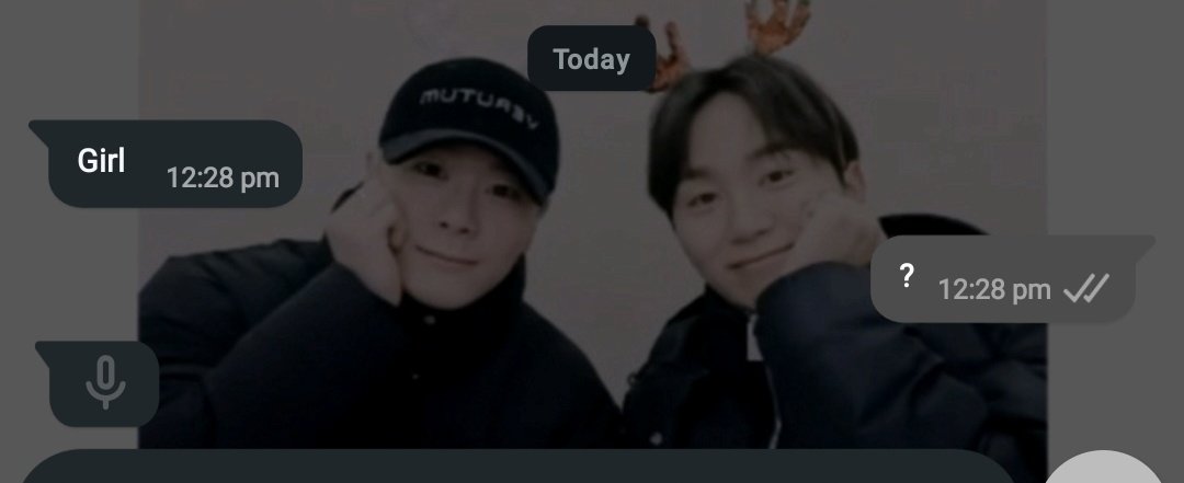 jirunjunie's tweet photo. me and my bestie core 😭😭 she has to record everything for extra effect https://t.co/SMjC2tyUYg