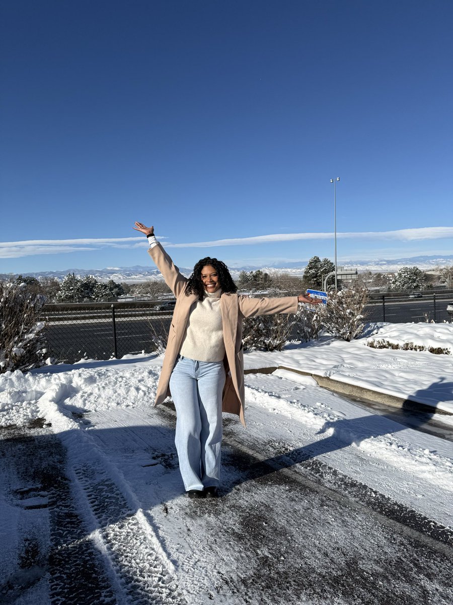 MAMIDEMIAMII's tweet photo. Woke up in Denver today 26 years old 🤍 always so blessed and extremely grateful for this life. 🎂 thank you everyone for all the birthday wishes 🥹🎈🥳 #december4th #happybdaytome #birthdaygirl 12/4 https://t.co/DHj4Try1Mv