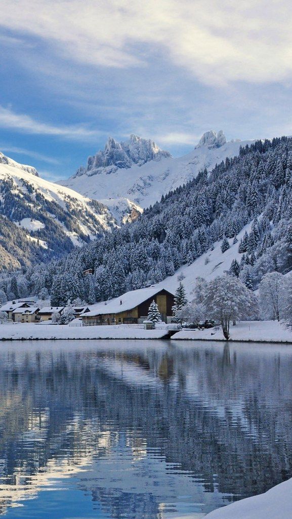 ceelune_'s tweet photo. snowy switzerland https://t.co/eXlsYzhE8x
