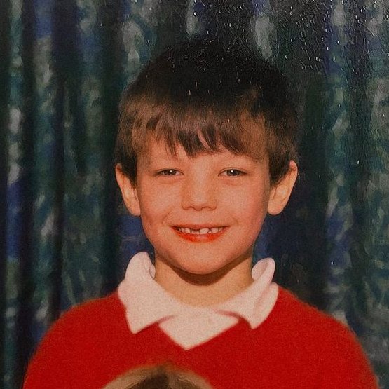 PopTingz's tweet photo. Happy 34th Birthday to the talented Louis Tomlinson. https://t.co/JPhMyQfEsu